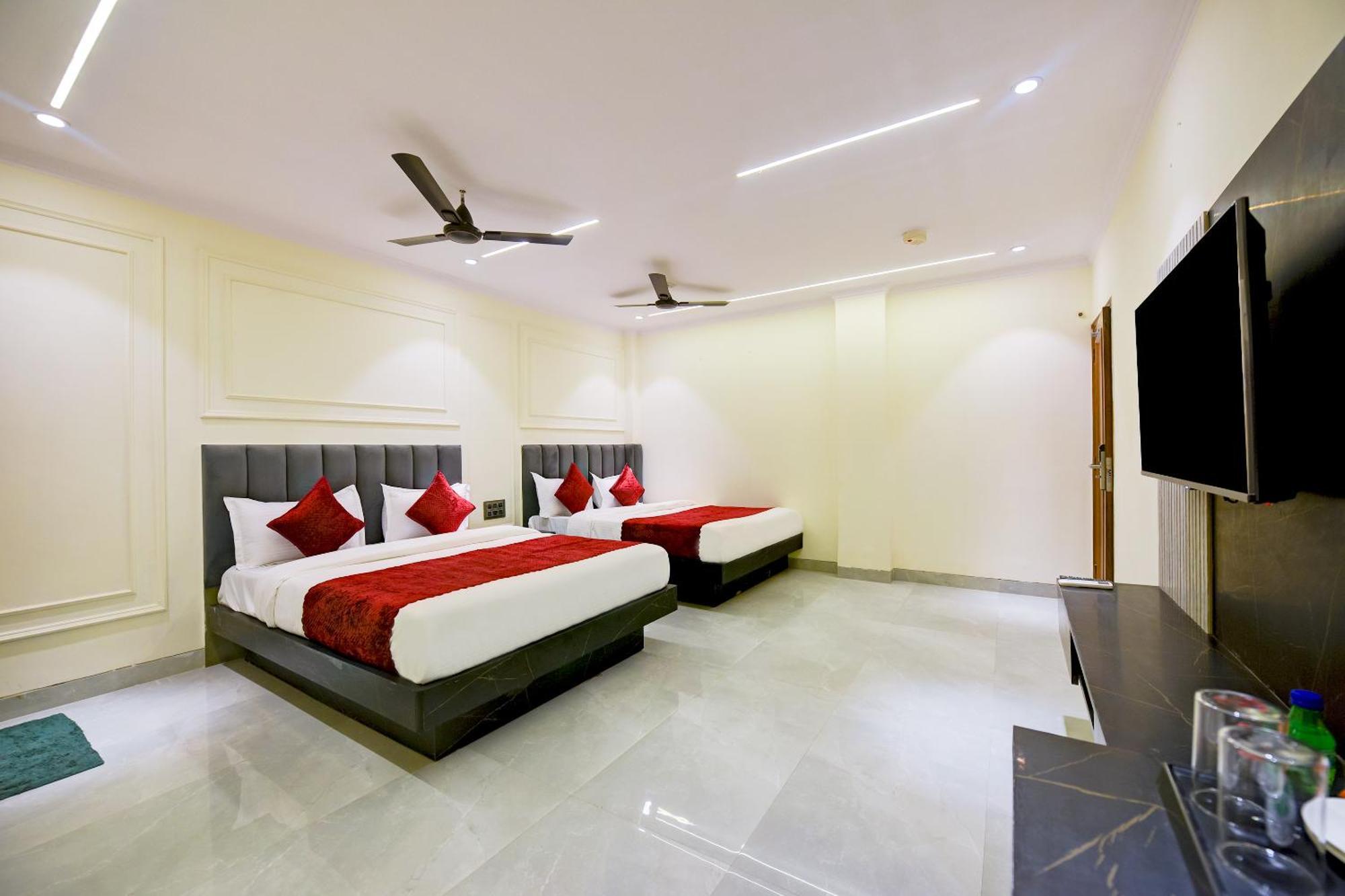 Hotel Surya Plaza Neu-Delhi Exterior foto
