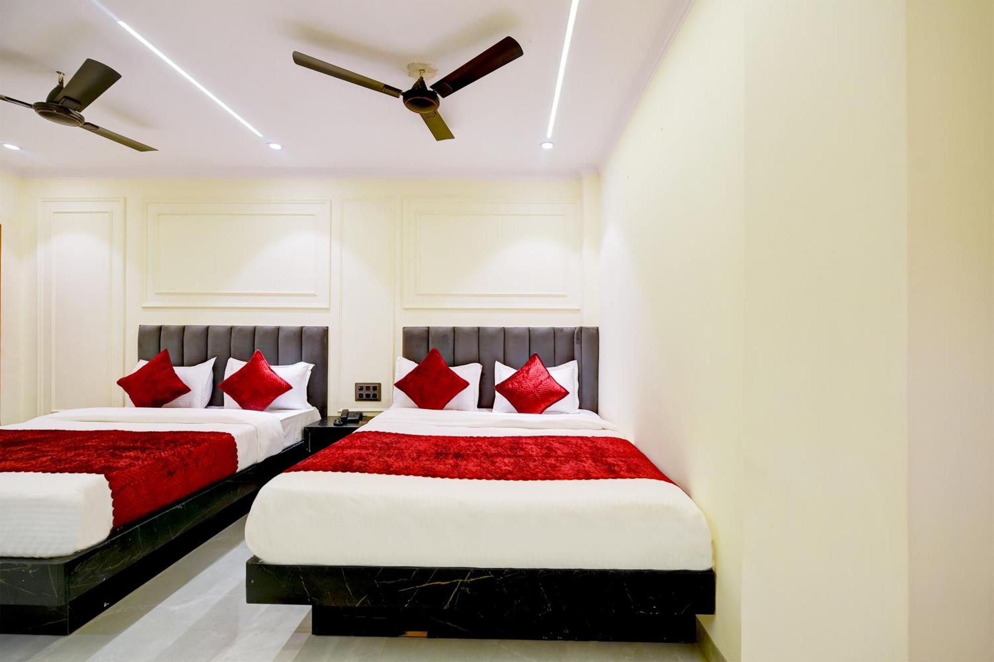 Hotel Surya Plaza Neu-Delhi Exterior foto