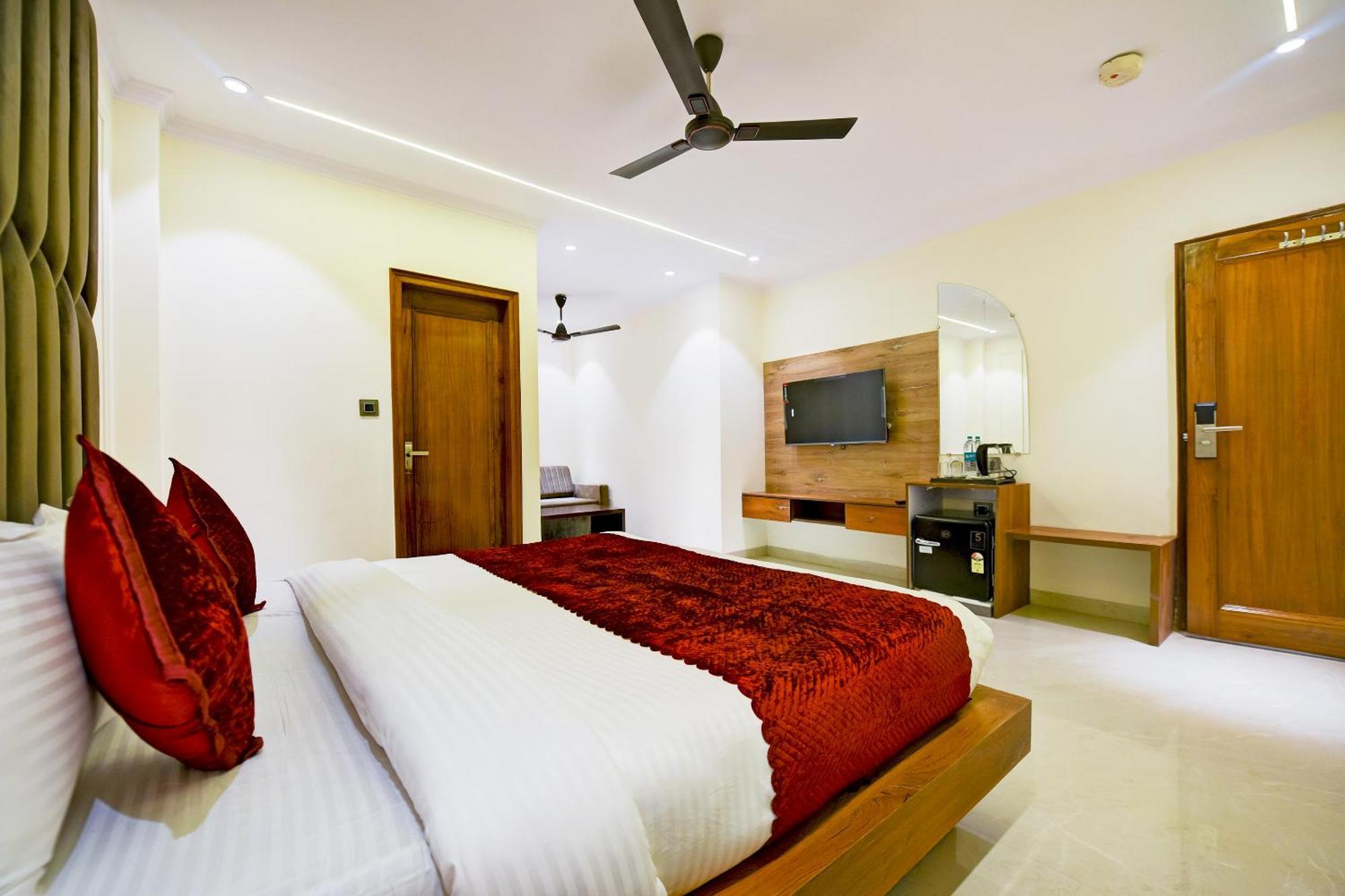 Hotel Surya Plaza Neu-Delhi Exterior foto