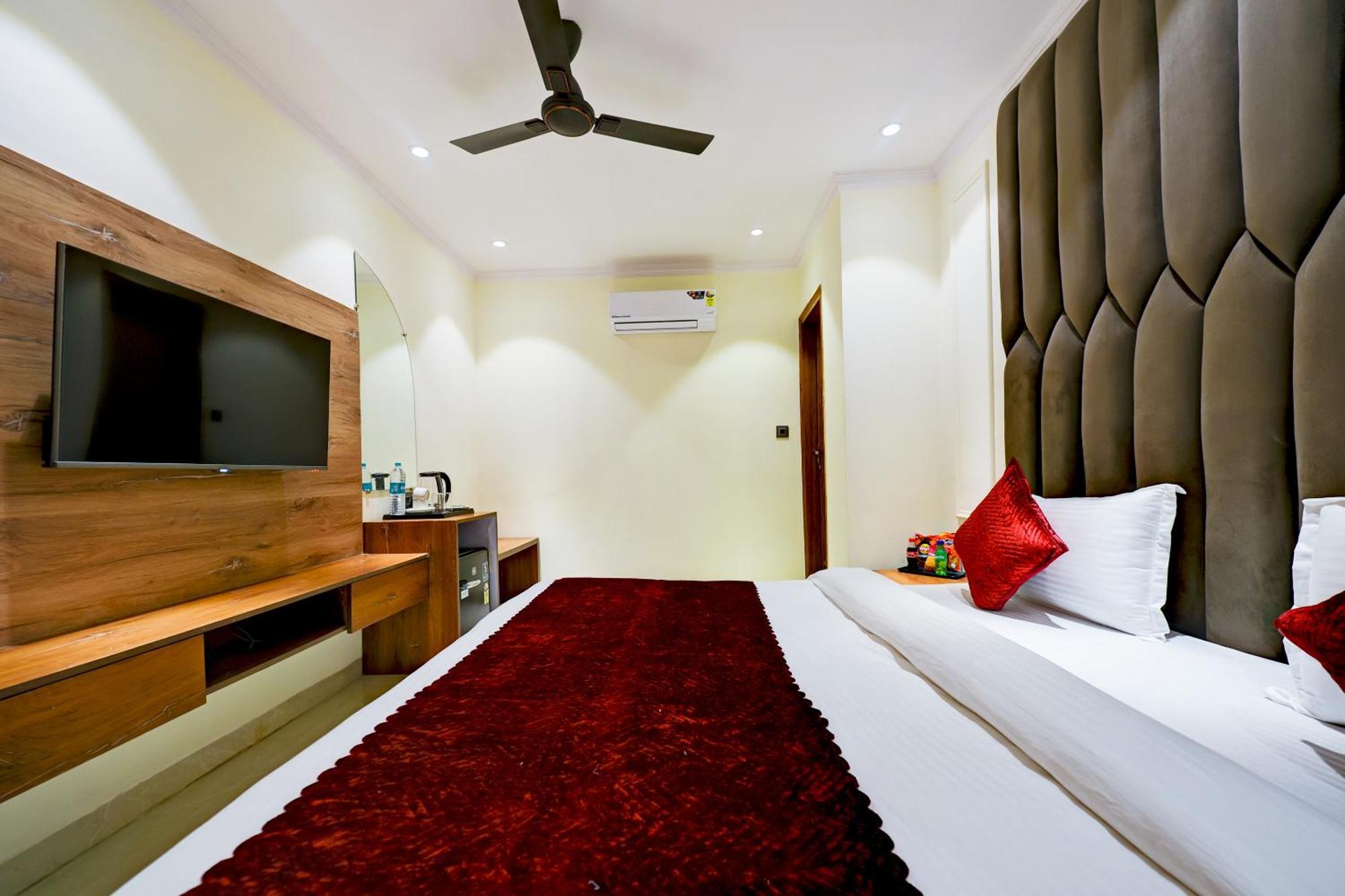 Hotel Surya Plaza Neu-Delhi Exterior foto