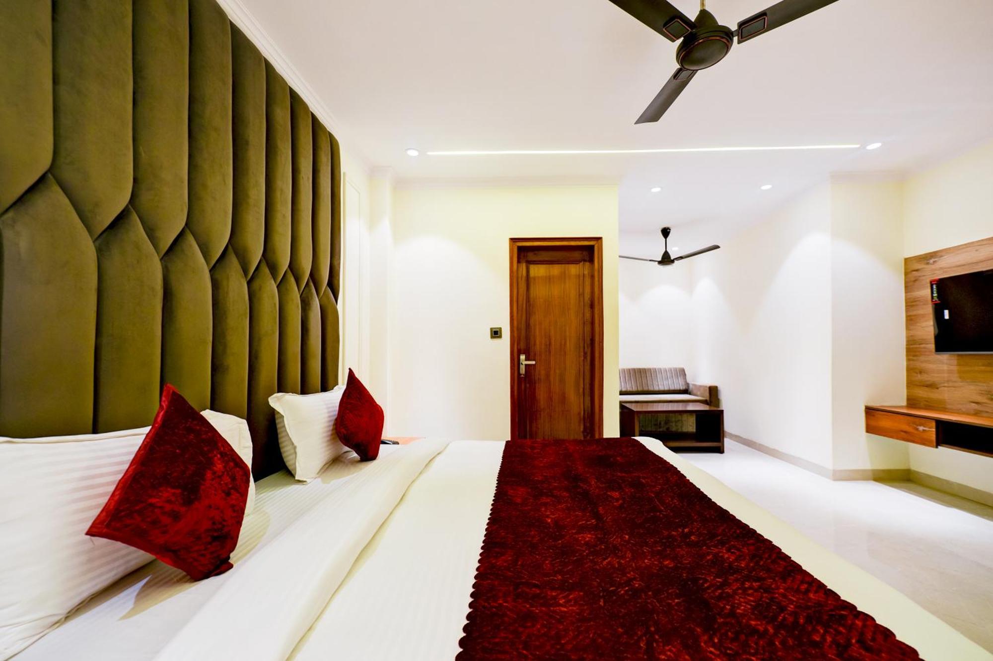 Hotel Surya Plaza Neu-Delhi Exterior foto