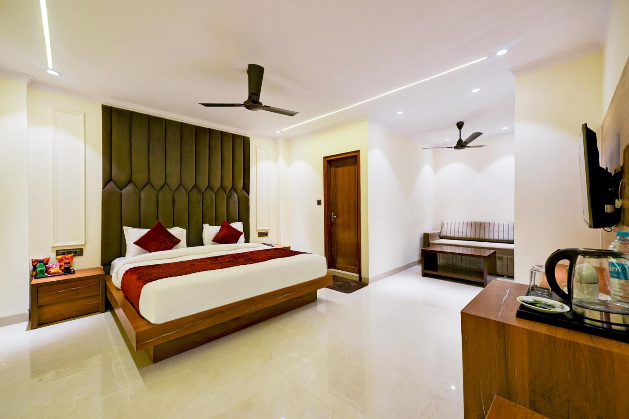 Hotel Surya Plaza Neu-Delhi Exterior foto