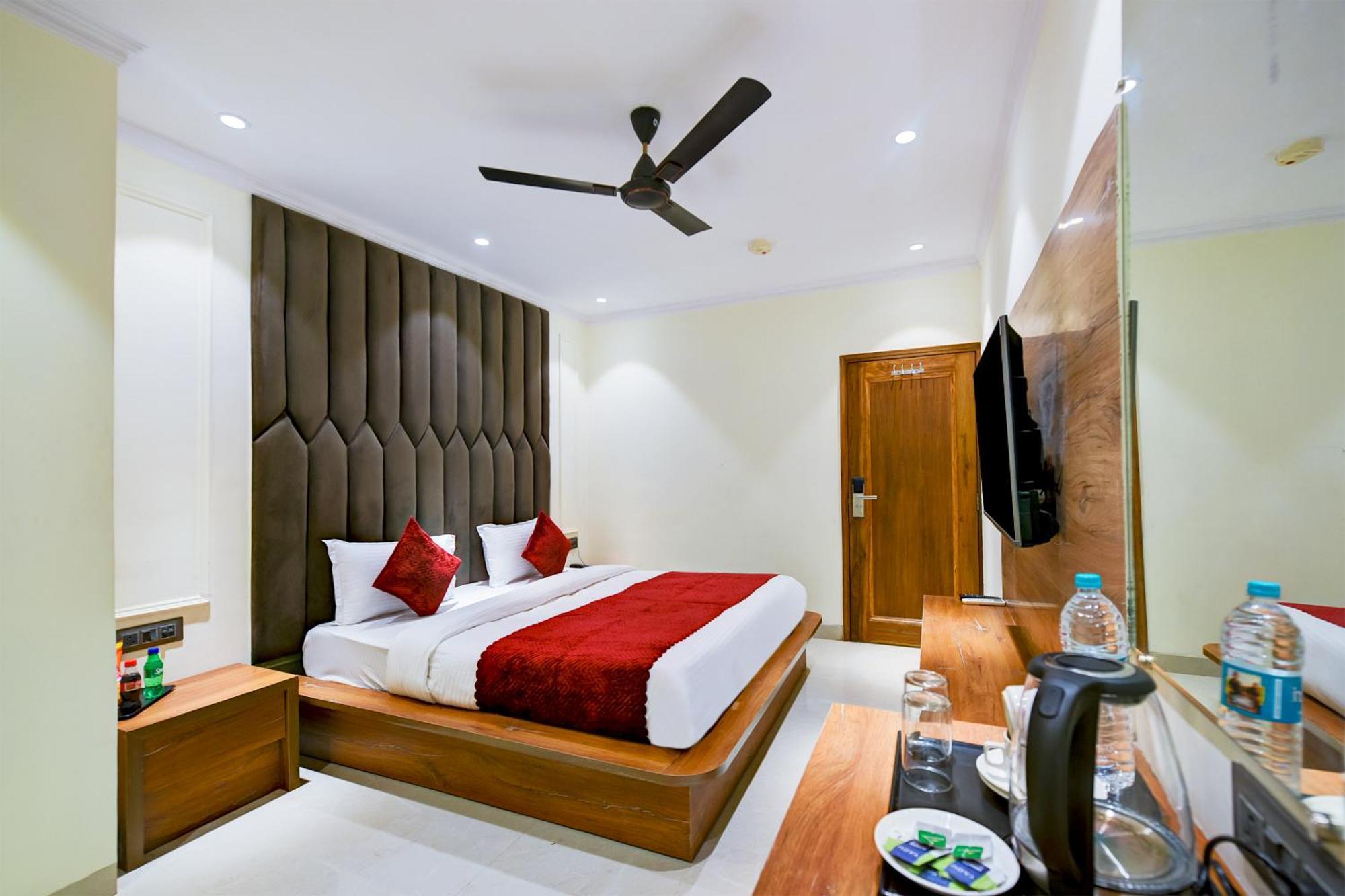 Hotel Surya Plaza Neu-Delhi Exterior foto
