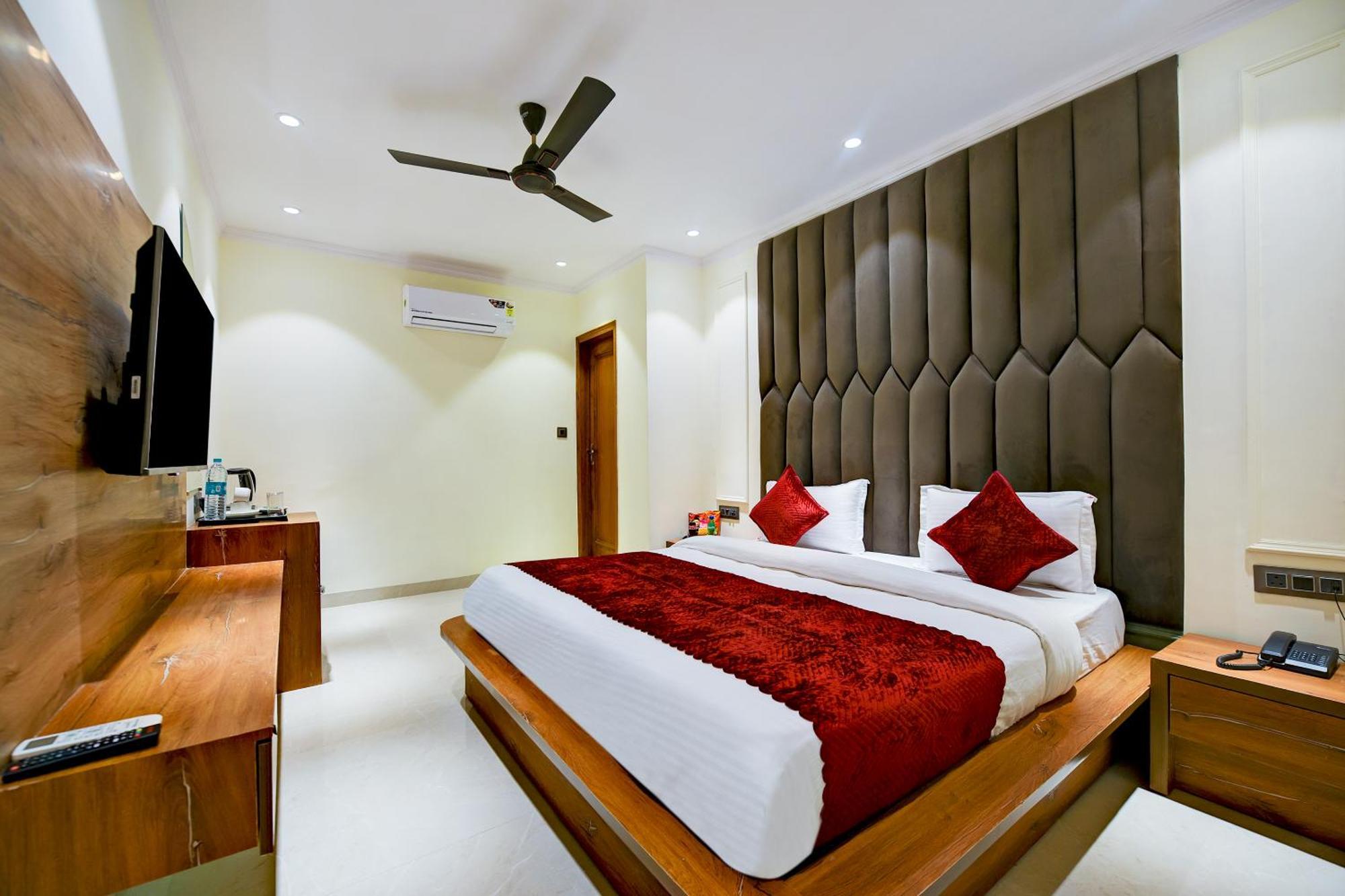 Hotel Surya Plaza Neu-Delhi Exterior foto