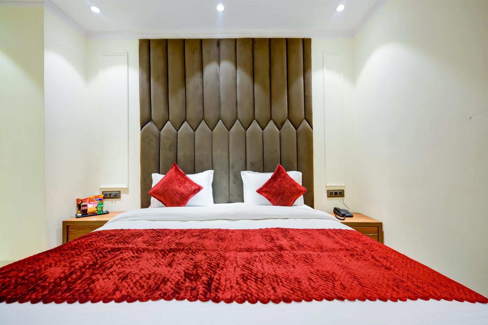 Hotel Surya Plaza Neu-Delhi Exterior foto