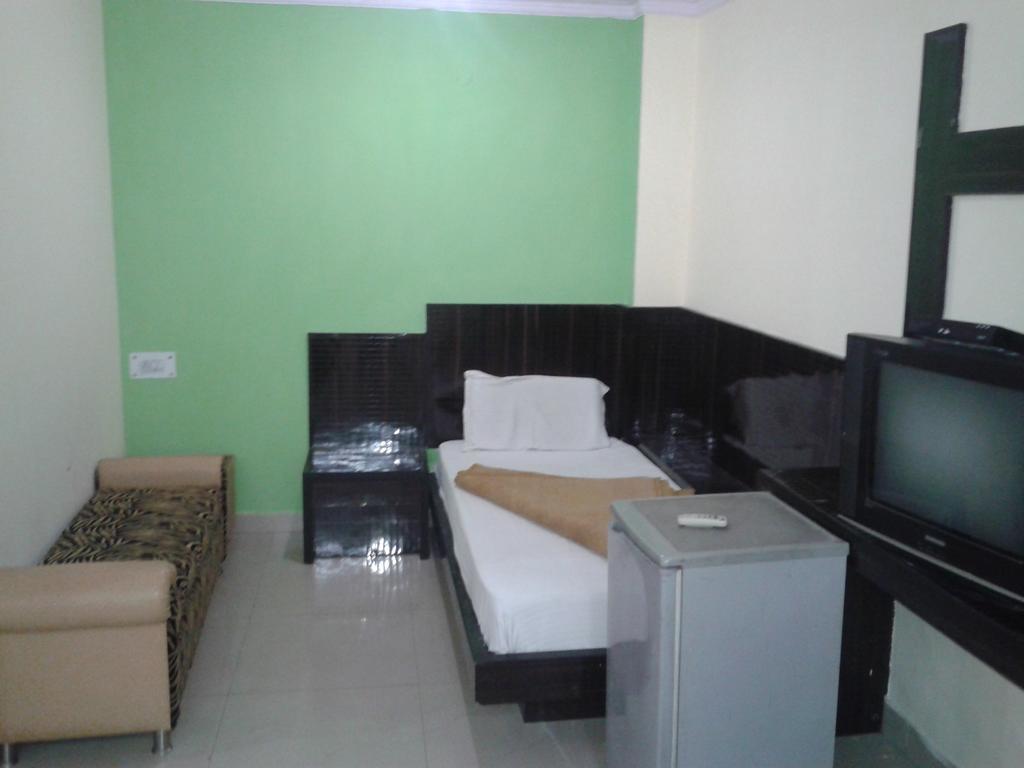 Hotel Surya Plaza Neu-Delhi Exterior foto
